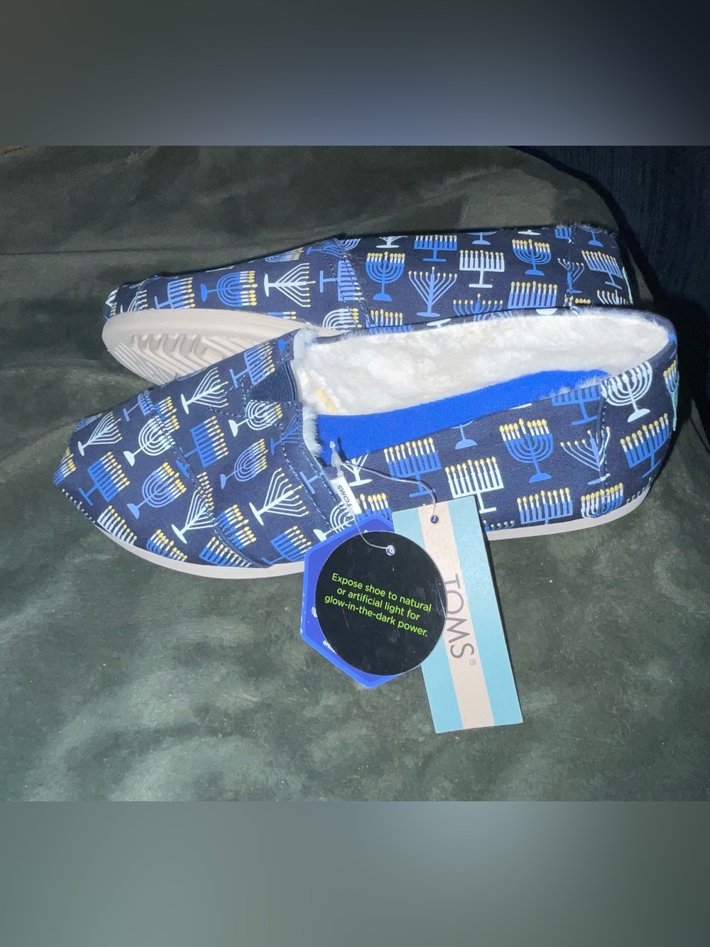 New With Tags TOMS Hanukkah Menorah Glow in the Dark Faux Fur Ortholite Slippers